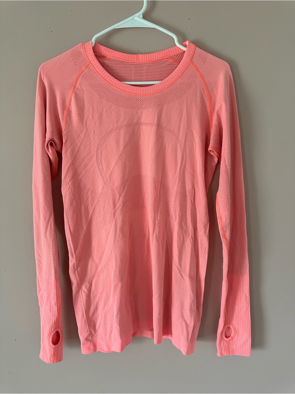Lululemon Swiftly Tech Long-Sleeve Coral Pink Orange Women's Performance Top - Picture 2 of 9